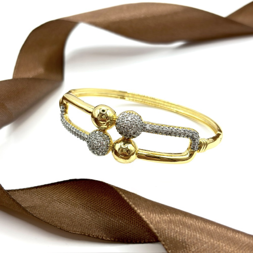 Жесткий браслет с фианитами — 