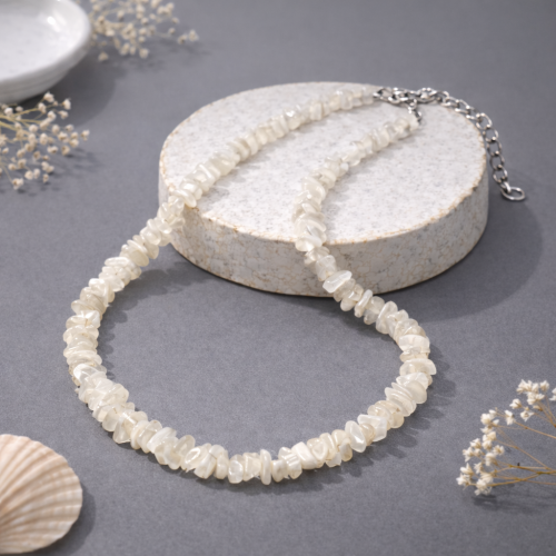 Бусы ДИНОСА с лунным камнем