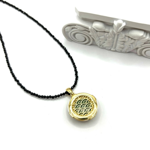 Колье ДИНОСА с малахитом, перламутром и шпинелью фото 2