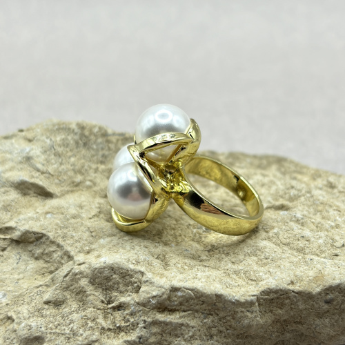 Крупное кольцо с имитацией ракушки фото 2