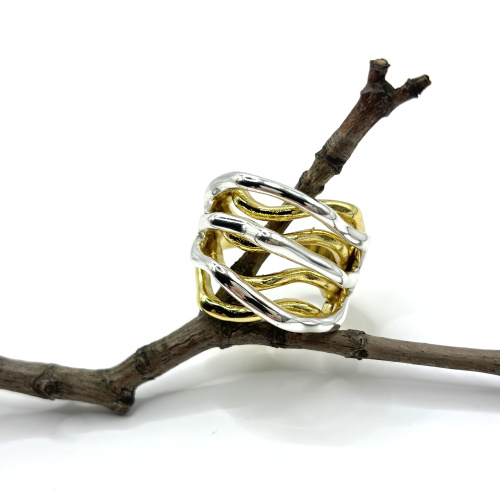 Многослойное двухцветное кольцо