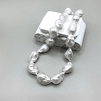 Бусы ДИНОСА с речным барочным жемчугом