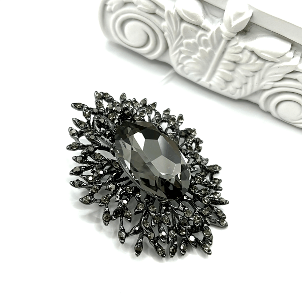 Брошь подвеска Диноса с крупным камнем кристаллом