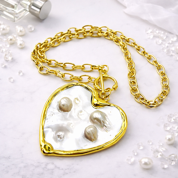 Колье ДИНОСА сердце с барочным жемчугом и перламутром