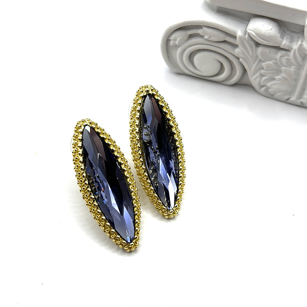 Удлиненные серьги с кристаллом