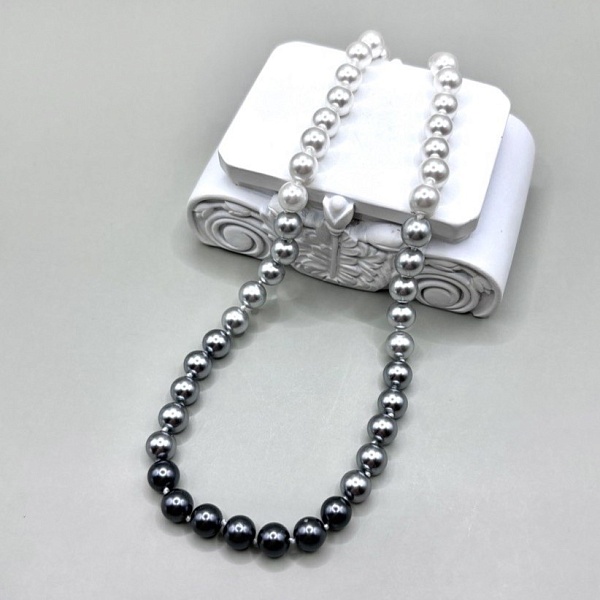 Бусы ДИНОСА с перламутром