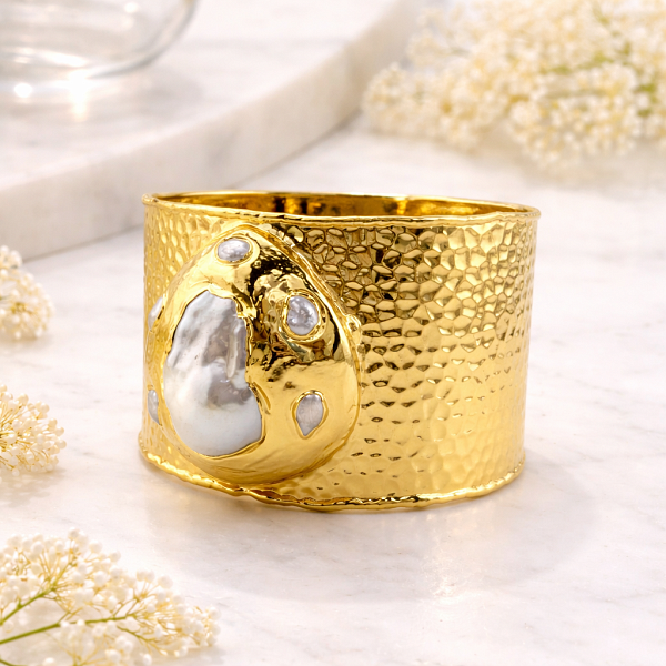 Жесткий браслет ДИНОСА с речным жемчугом