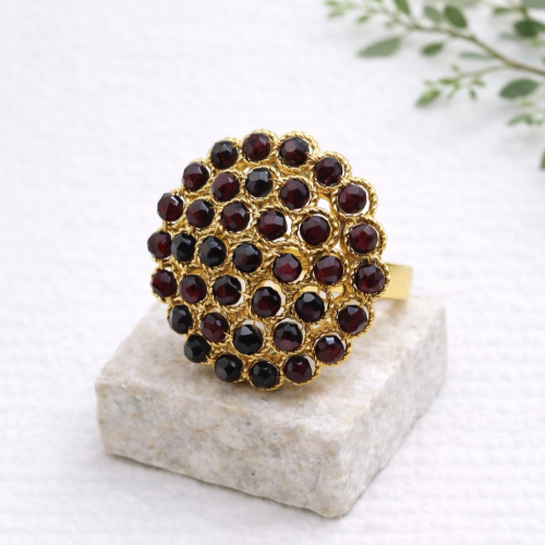 Кольцо ДИНОСА круглое с натуральными гранатами