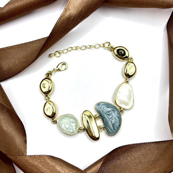 Браслет с ювелирной смолой