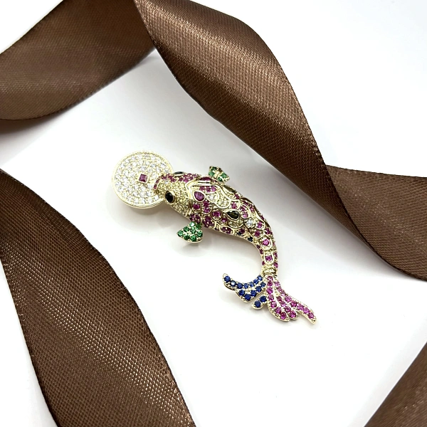 Брошь с фианитами