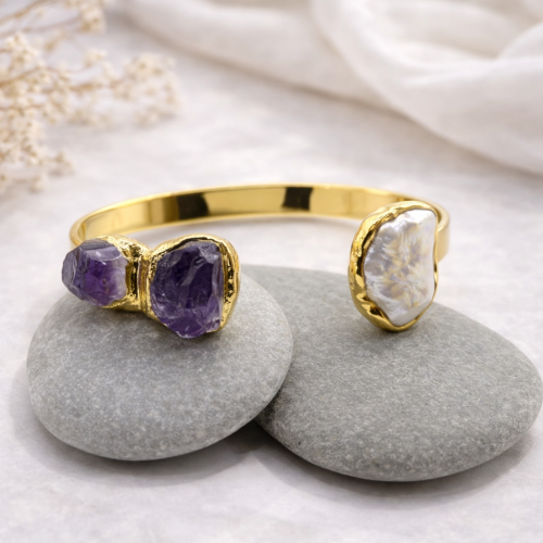 Браслет жесткий ДИНОСА с необработанным аметистом и речным жемчугом — 