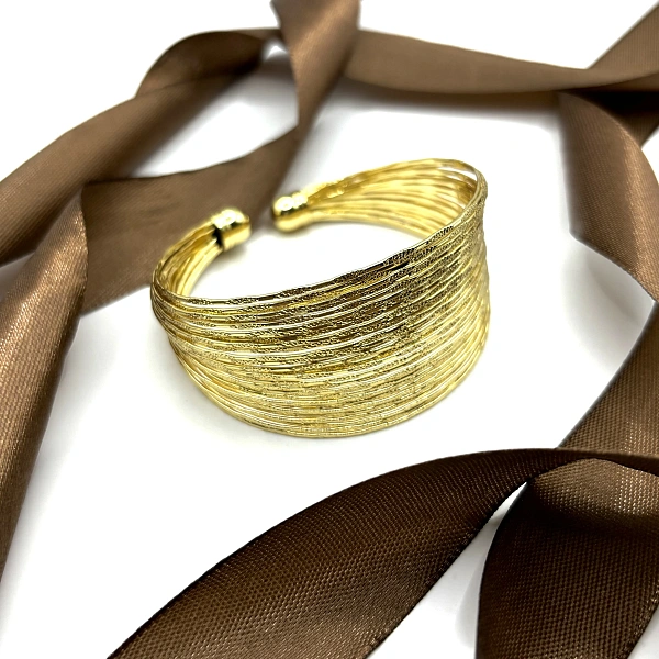 Жесткий многослойный браслет