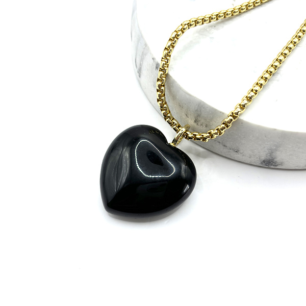 Колье с агатом в форме сердца