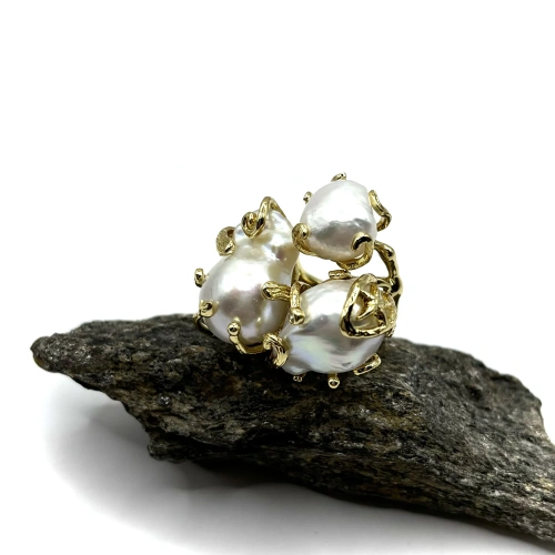 Кольцо с барочным жемчугом