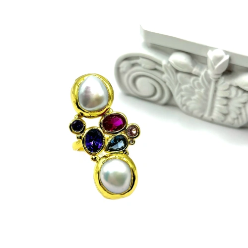 Кольцо с барочным жемчугом и фианитами